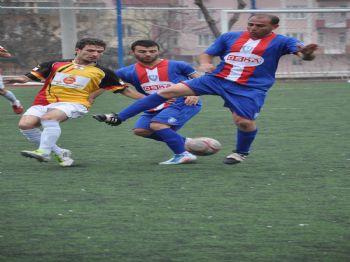 Şahinbey Belediyespor, Şenyurtspor'u 2-0 Yendi