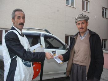 METIN DEMIREL - Ses Üyeleri Bildiri Dağıttı