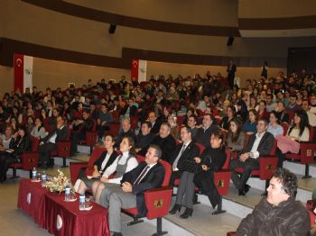 Ahmet Şerif İzgören'den 'at Şu Adımı'