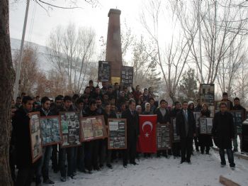 ENGIZISYON - Atatürk Üniversitesi Öğrencilerinden Yanık Dere Şehitliğinde Fransa'ya Tepki