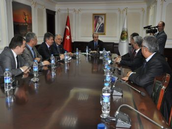 İBRAHIM YIĞIT - Bakan Eker: 6,5 Yılda 62 Milyon Zeytin Ağacı Diktik