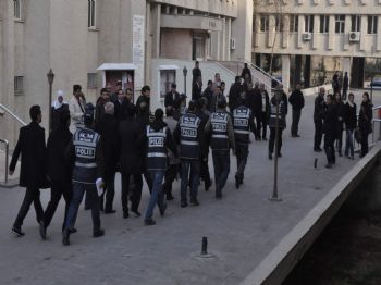 SALIH ALTUN - Batman Belediyesi'nde 15 Tutuklama