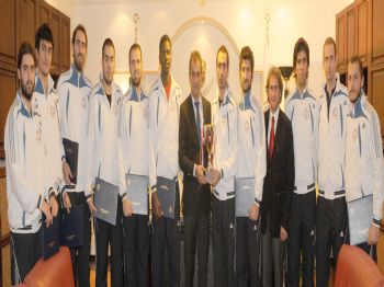 İKINCI LIG - Düzeltme-yenilgisiz Şampiyon Olan Zkü Basketbol Takımı, 1.lige Yükseldi