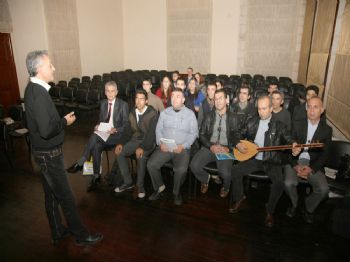 ALI ŞENOZAN - Halk Müziğini Öğrenip Sertifika Aldılar