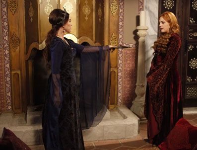 HÜRREM SULTAN - Hürrem Sultan ile Valide Sultan'ın arasındaki sular durulmuyor.