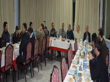 İçme Suyu ve Camii İnşaatına Destek Veren Müteahittlere Ziyafet Jesti