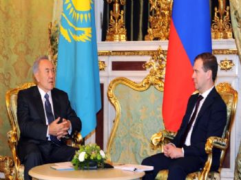 BAŞKANı MEDVEDEV - Nazarbayev’den Medvedev’e Başsağlığı ve Kutlama