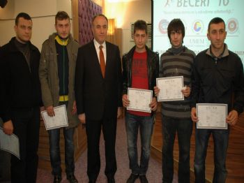 SEYFULLAH HACıMÜFTÜOĞLU - Umem Kurslarını Başarı İle Tamamlayan Kursiyerlere Sertifika