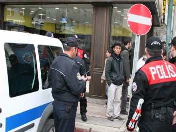 Afyonkarahisar'da Bıçaklı Kavga: 1 Yaralı