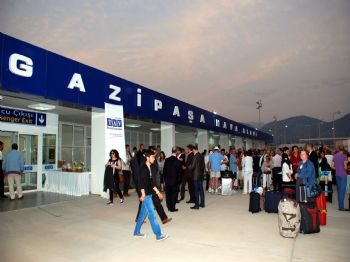 MUHITTIN PAMUK - Gazipaşa Havaalanı'nı 2011'de 14 Bin Kişi Kullandı