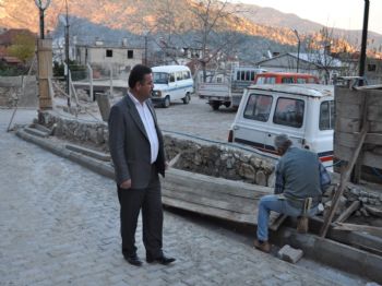 HASAN ŞAHIN - Üçüncü Denemesinde Mührü Alan Muhtar Hizmete Doymuyor