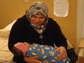 Vanlı Depremzede Ailenin Yeni Doğan Bebekleri Erzurumlu Oldu