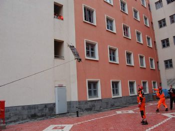 Hastanedeki Tatbikat Gerçeğini Aratmadı