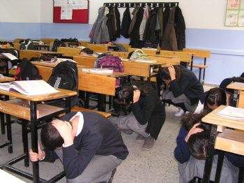 Lisede Deprem Tatbikatı