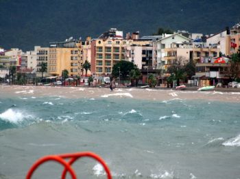 Marmaris’te Sağanak Yağış