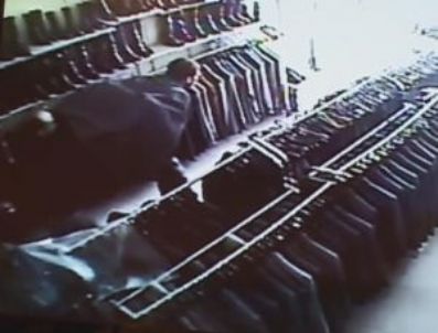 Mont çalan hırsızlar güvenlik kamerasında