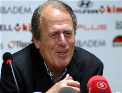 Mustafa Denizli, İran'ın Persepolis Takımıyla Anlaştı