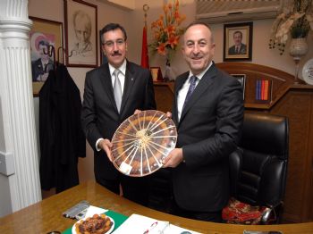 AVRUPA KONSEYI PARLAMENTERLER MECLISI - Akpm Başkanı Çavuşoğlu'ndan Fransa'ya Tepki