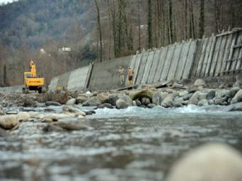 NECMETTIN KALKAN - Artvin'de Dere İslahı Çalışmaları