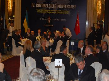 Bakan Davutoğlu'ndan Büyükelçilere Akşam Yemeği