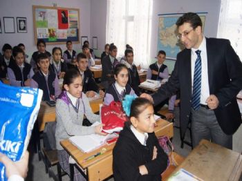 Batman'da Bin 500 Öğrenciye Giyim Yardımı