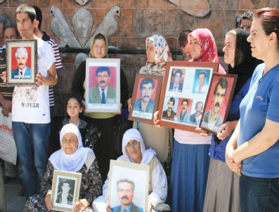 Diyarbakır'da Kayıp Yakınlarının Oturma Eylemi