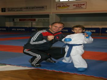 İSMAIL KORKMAZ - Düzce'de İller Arası Karate Turnuvası