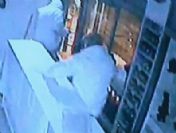 Kuyumcu Dükkanına Giren Hırsızlar 500 Tane Alyans Çaldı