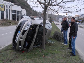 Satmaya Götürdüğü Otomobiyle Kaza Yaptı