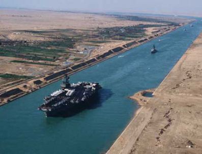 Süveyş Kanalı gelir rekoru kırdı