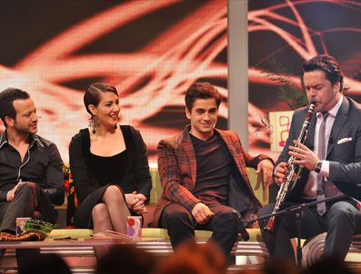 TOLGA ÖRNEK - Beyaz Show'un bu hafta ki konukları Labirent filmi oyuncuları oldu