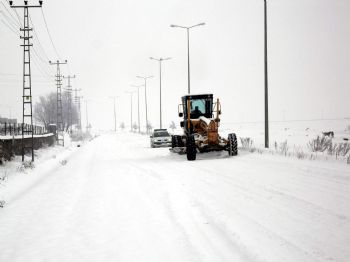 Kars’ta 35 Köy Yolu Ulaşıma Kapandı