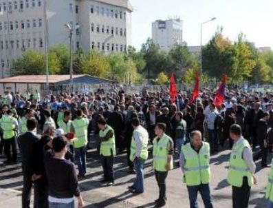 AYSEL TUĞLUK - 'Öz kızını kendi elleriyle teslim etti'