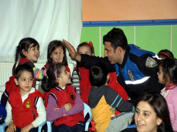 Minik Polisler Görev Başında