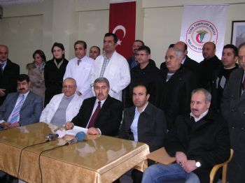 MALATYA İNÖNÜ ÜNIVERSITESI - Tabiplerden Basın Açıklaması