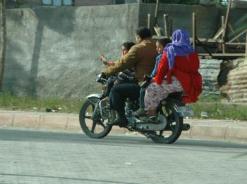 Bir Motosiklette 5 Kişi