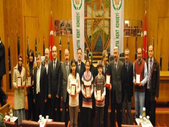 MALATYA İNÖNÜ ÜNIVERSITESI - 'hayalimdeki Malatya' Konulu Kompozisyon Yarışmasında Dereceye Girenlere Altın Verildi