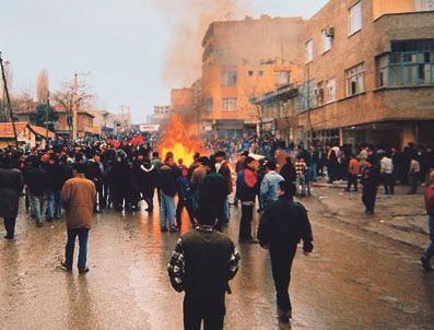 Maraş'taki oyunun devamı Gazi'de sahneye konuldu
