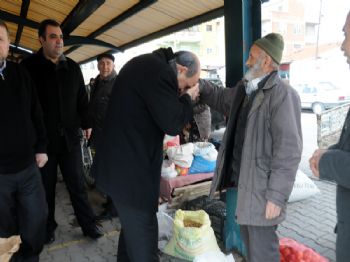 İSMAIL OK - Başkan Ok, Semt Pazarında Vatandaşlarla Buluştu