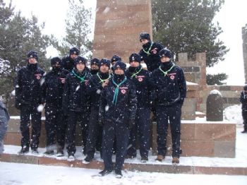 Sarıkamış Şehitlerine Bursalı İzcilerden Vefa