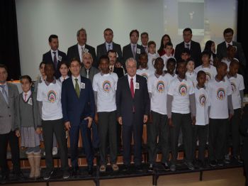 Vali Daşöz, Soma'da Şarkılarla Karşılandı