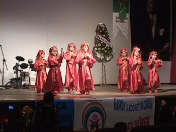 Akhisar’da Köy Okullarından Anlamlı Gece