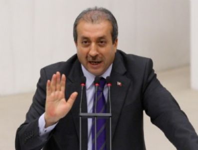 ORHAN ALKAYA - Bakan Eker: Dicle Nehri'nde Mandanın Kuyruğuna Takılır Sörf Yapardık