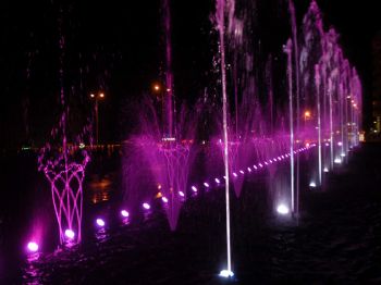 NOEL BABA - Cumhuriyet Meydanı'nda Özel Gösteri