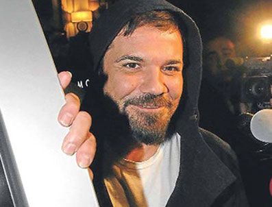 OZAN DOĞULU - Ozan Doğulu'yu kapıda unuttu