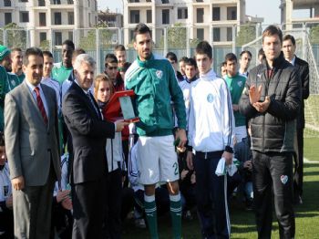 ATILLA GÜLSAR - Turgay Bahadır'a Öğrencilerden Fair-play Ödülü