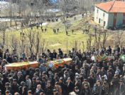 O köyde isyan, çığlıklar ve derin sessizlik var