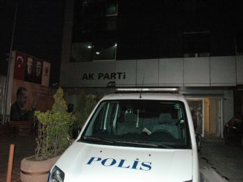 Ak Parti Beşiktaş İlçe Binası İşgal Edildi
