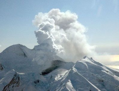 ALASKA - Alaska'da yanardağ faaliyete geçti