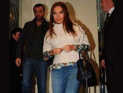 Demet Akalın'ın ilginç yeni yıl mesajı